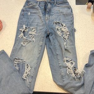 BDG ripped Mom Jeans High waisted Size 25